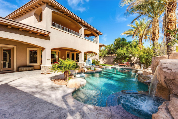 Luxury%20pool%20backyard